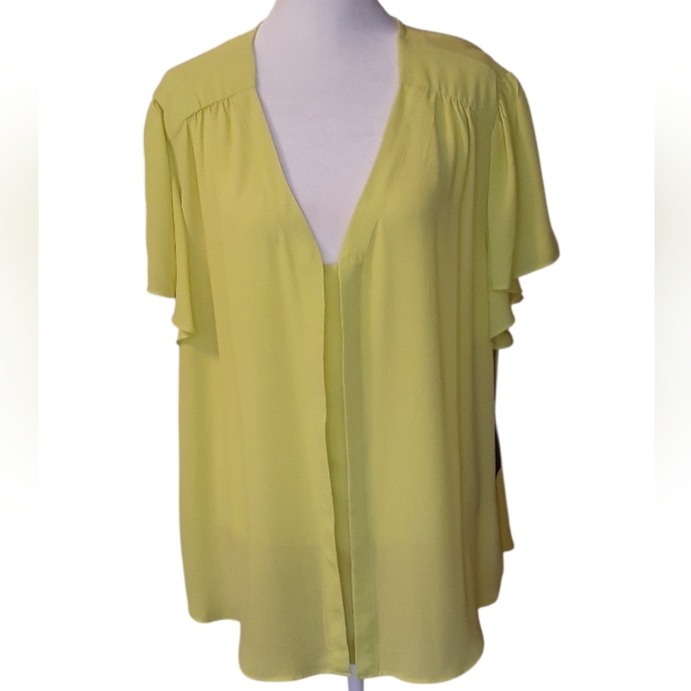 Vince Camuto, NEW WITH TAGS. Light Yellow Blouse. Size XXL